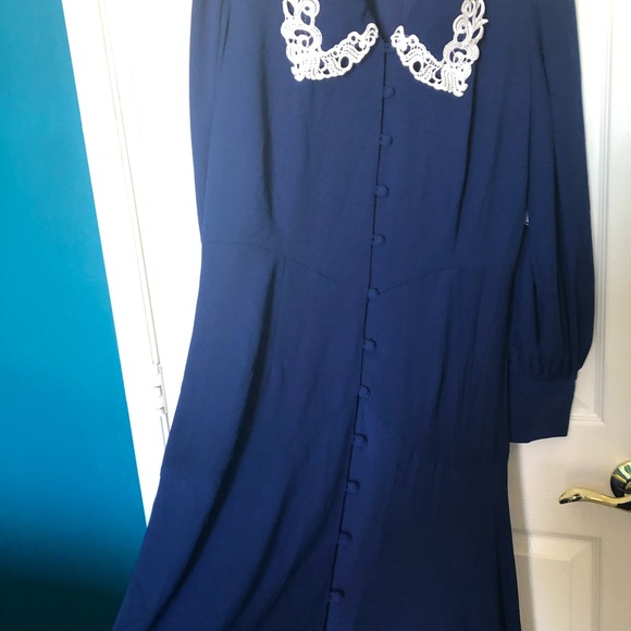 Lace Trim Collar Long Blouson Sleeve Maxi Dress
ALEXIA ADMOR Size: 12 - Picture 8 of 8